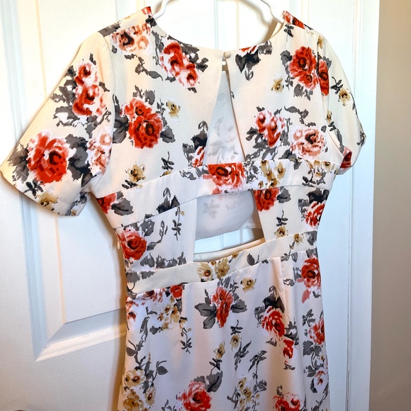 UMGEE USA Women’s Floral Summer Mini Dress Like New - Picture 5 of 9